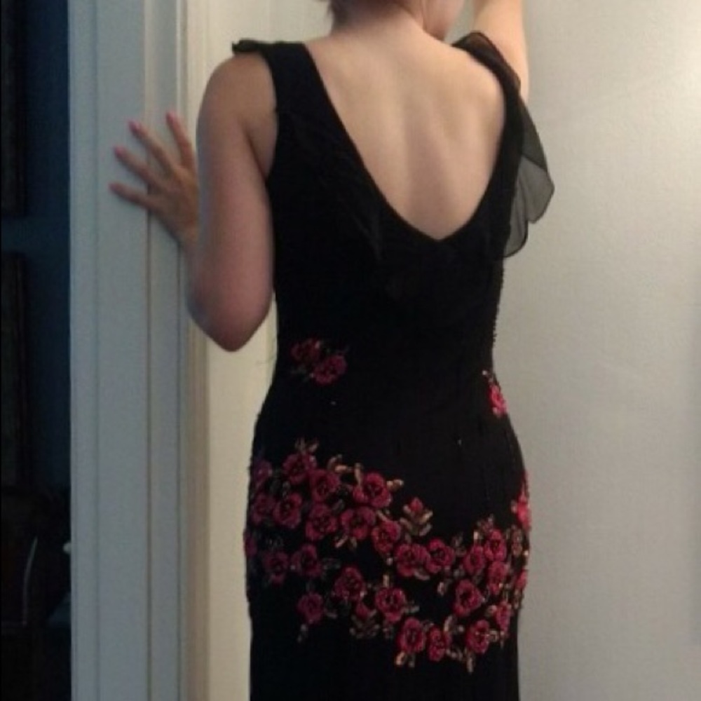 Black Floral Sleeveless Dress with Red Rose Embroidery - Picture 3 of 8